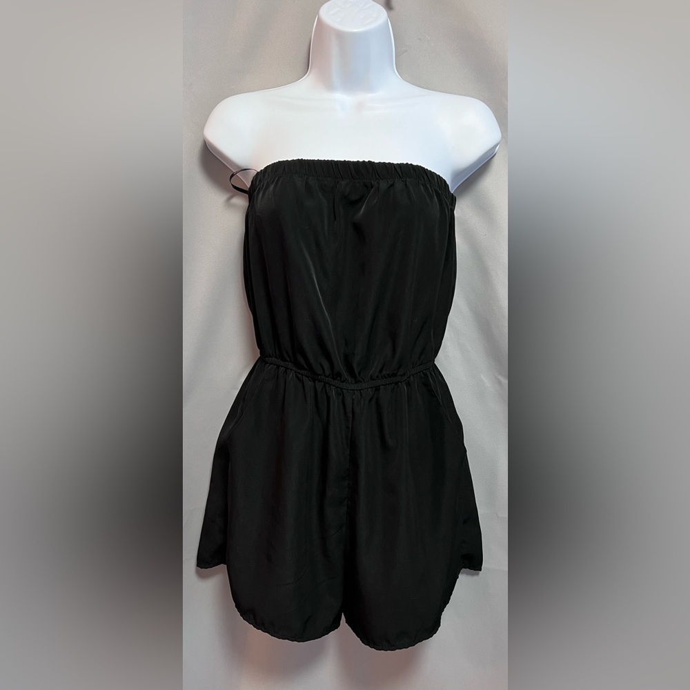 Forever 21 Women’s Black  Tube‎ Top Romper Pockets Size Small